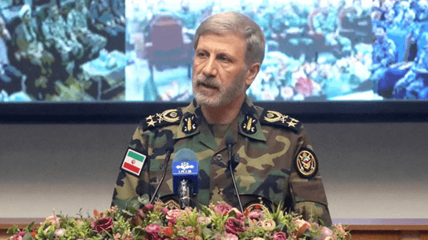 فرمانده کل ارتش: تشدید ادبیات دشمنان را بدون پاسخ نمی‌‎گذاریم