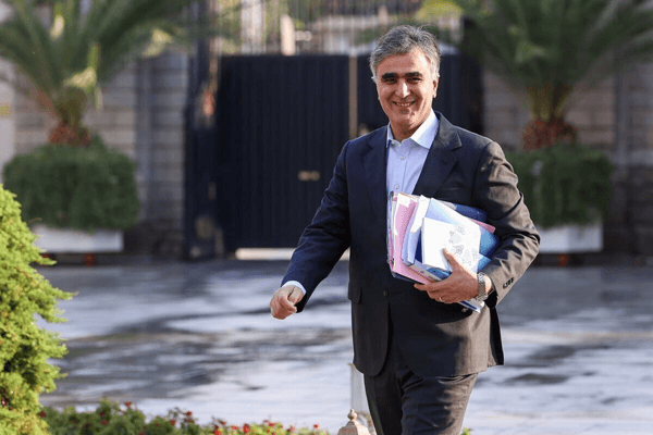 رئیس بانک مرکزی: دلار ۷۰ هزار تومانی را تثبیت می‌کنیم